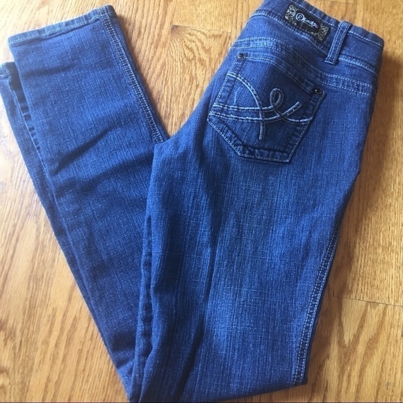Woman’s straight skinny jeans rewash size 7 good used condition - Picture 7 of 8